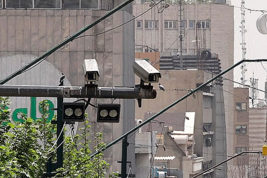 Israel hack camera giao thông Iran, nắm hành tung vệ sĩ Lãnh tụ tối cao Khamenei