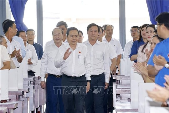 Chủ tịch Quốc hội tiếp xúc cử tri TP. Hồ Chí Minh