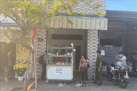 Nhiều trường hợp tại TP Hồ Chí Minh nhập viện nghi ngộ độc sau khi ăn bánh mì