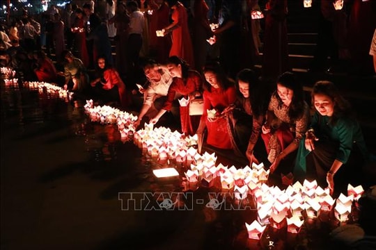 Ngày Rằm tri ân bên dòng Thạch Hãn