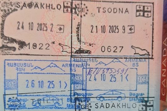 Cách chứng minh lịch sử đi lại khi bỏ dấu mộc hộ chiếu