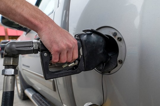 Giá dầu, khí đốt toàn cầu tăng vọt