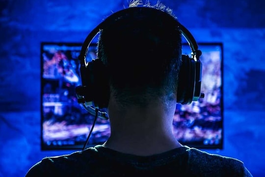 Nam sinh vỡ mạch máu não sau 4 ngày 'cày' game xuyên đêm