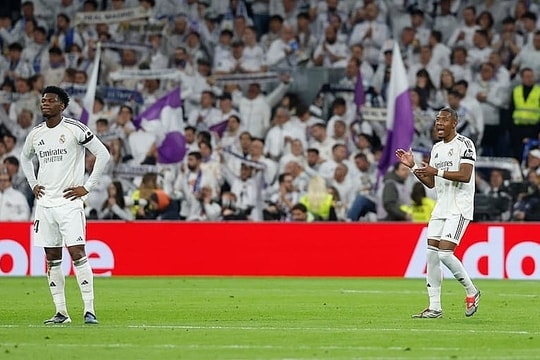 CĐV Real lần thứ hai kêu gọi chủ tịch Perez từ chức