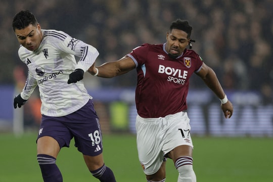 Ngôi sao Ngoại hạng Anh bị cấm tập tạ vì thừa cơ bắp