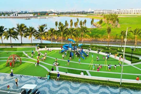 Địa thế ba mặt giáp sông tạo nền tảng sinh thái cho Van Phuc City