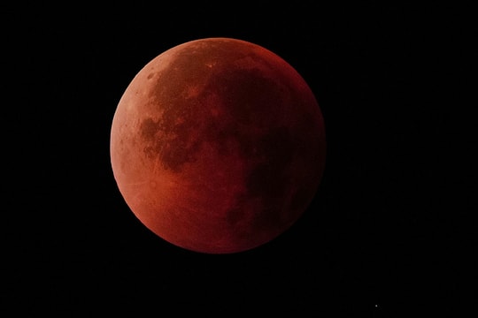 Tối nay Việt Nam đón 'trăng máu'