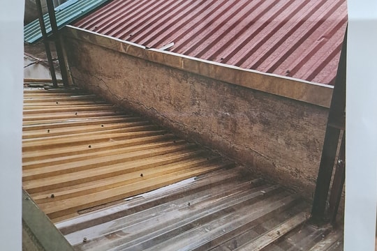 Hàng xóm cưa tường nhà tôi để lắp mái tôn