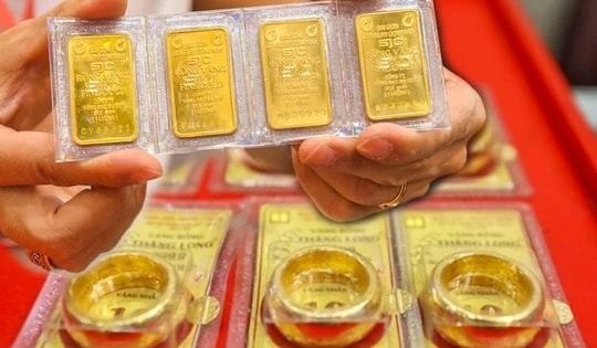 Giá vàng chiều nay 3/3: Tiếp tục giảm, người dân xếp hàng tranh thủ mua vào chờ tăng giá