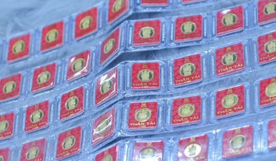 Tối 2-3, giá vàng thế giới bất ngờ rớt mạnh