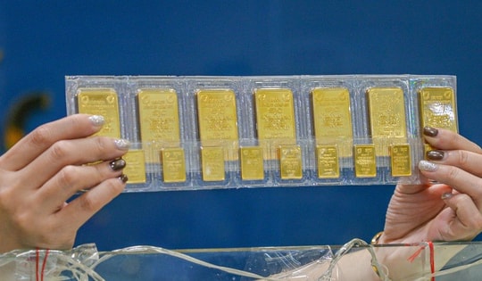 Một ngân hàng dự báo giá vàng có thể lên 6.000 USD/ounce, dầu khó vượt 100 USD/thùng