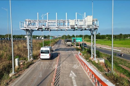 Đề nghị sớm khắc phục tồn tại hệ thống thu phí cao tốc Phan Thiết - Dầu Giây