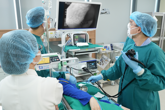 Đau trên rốn kèm buồn nôn cảnh báo bệnh gì?