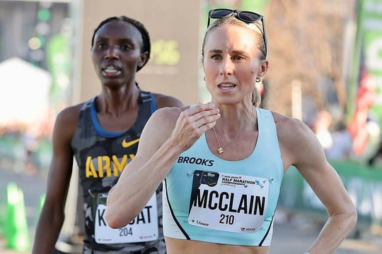 Runner Mỹ đòi sửa luật sau khi mất khoản thưởng 20.000 USD vì xe dẫn đường