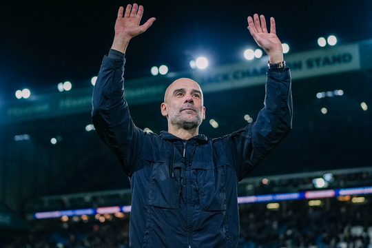 Guardiola ví bóng chết như cú ném ba điểm ở NBA