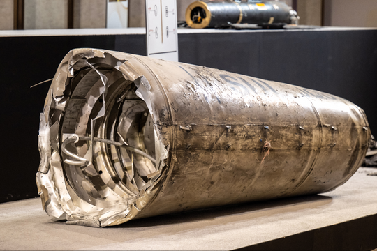 UAE trưng bày tên lửa, UAV Iran bị bắn hạ