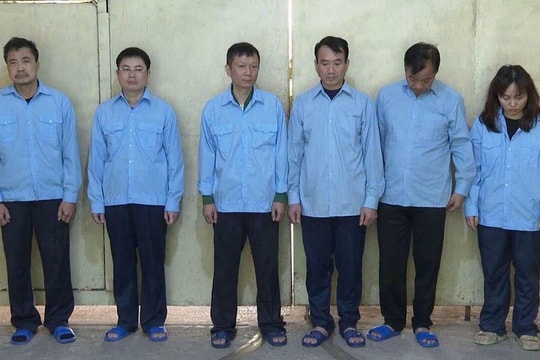 Cựu chủ tịch phường, cán bộ quận nhận tiền 6 vụ xây nhà trái phép