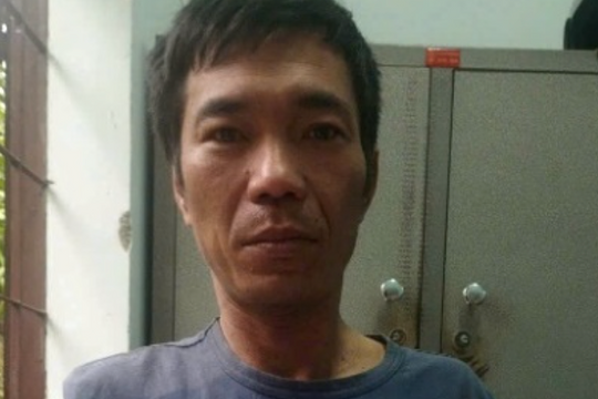 Nhốt con trong phòng rồi châm lửa đốt