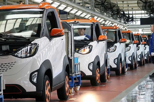 Nước nào bán nhiều xe điện hơn cả thế giới cộng lại?