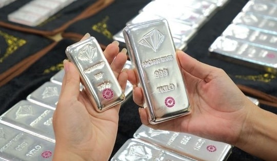 Giá bạc hôm nay 4/3: Phục hồi trở lại, tăng gần 2 triệu đồng/kg