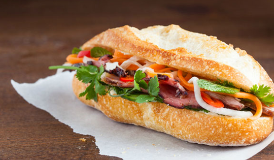 Thêm 48 người nhập viện nghi ngộ độc do ăn bánh mì ở Vũng Tàu