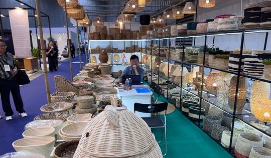 Chia sẻ của Chủ tịch UBND TPHCM khi dự khai mạc Hội chợ xuất khẩu đồ gỗ và nội thất