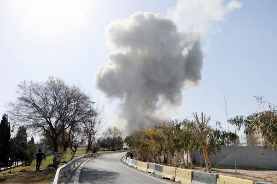 Mỹ oanh tạc căn cứ quân sự Imam Ali của Iran