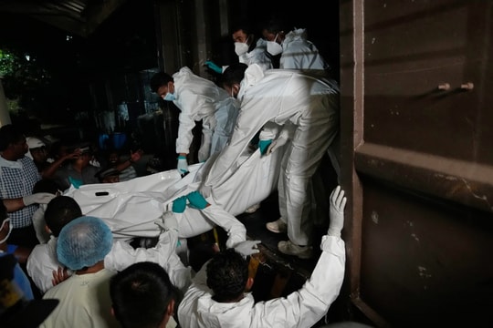 Video cận cảnh tàu ngầm Mỹ bắn chìm chiến hạm hộ vệ Iran