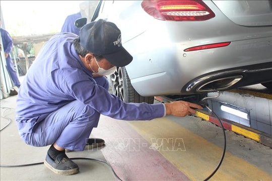 Minh bạch quy trình kiểm định khí thải, chủ xe bớt lo khi đăng kiểm