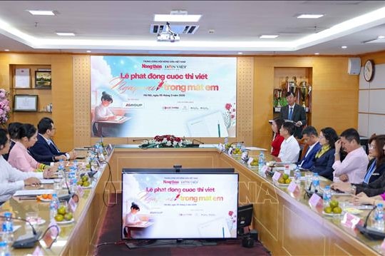 Chắp cánh tương lai cho học sinh, sinh viên qua cuộc thi viết 'Ngày mai trong mắt em'