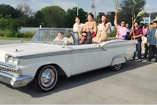 Nữ giám đốc lái xe mui trần, mang sính lễ đi hỏi cưới nhân viên