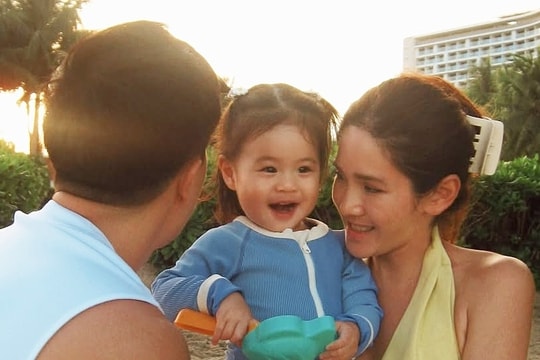 Mỹ nhân Thái cùng chồng con nghỉ dưỡng ở Nha Trang