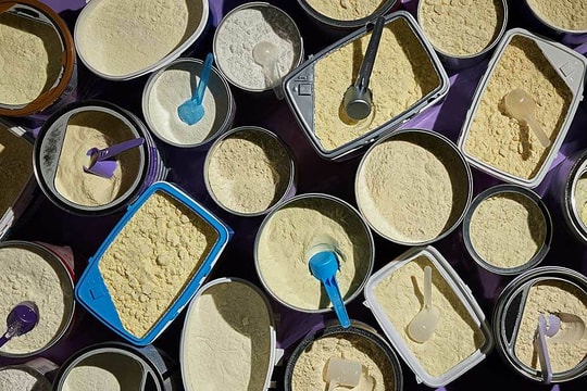 Phát hiện thạch tín, chì trong nhiều loại sữa công thức tại Mỹ