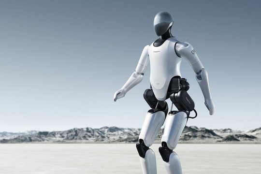 Xiaomi đưa hai robot hình người vào nhà máy sản xuất xe điện