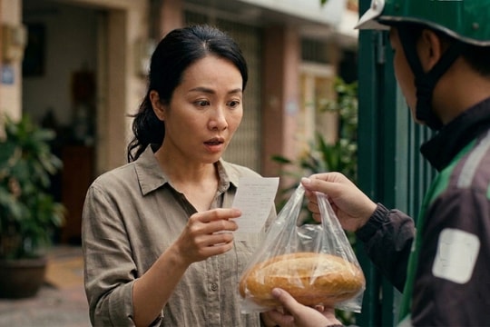 Bất lực vì cháu gái Gen Z đặt ổ bánh mì 25 K nhưng phí ship 30 K