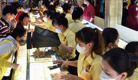 Giá vàng hôm nay, 5-3: Tiếp tục sụt giảm