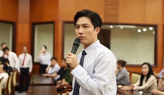 Nghệ sĩ trẻ và nghệ sĩ gạo cội chia sẻ tâm huyết tại buổi gặp gỡ nhà báo, văn nghệ sĩ tiêu biểu TPHCM