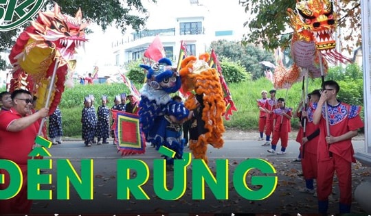 Linh thiêng lễ rước nước đền Rừng bên dòng sông Hồng ngày rằm tháng Giêng