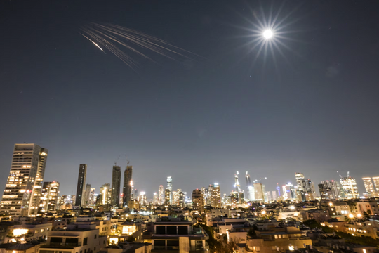 Israel tập kích quy mô lớn vào thủ đô Lebanon