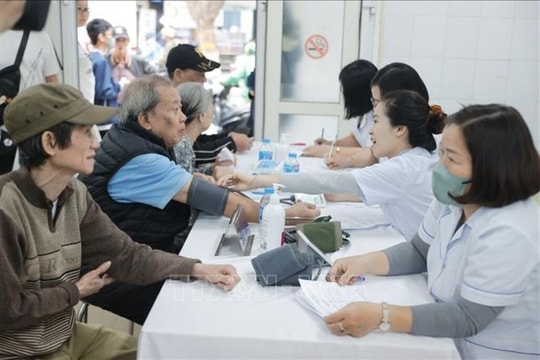 Thực hiện hiệu quả Chương trình chăm sóc sức khỏe, dân số và phát triển