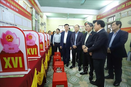 Phó Chủ tịch Quốc hội kiểm tra công tác bầu cử tại Hà Tĩnh