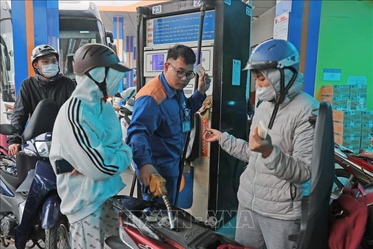 Áp lực gia tăng với hệ thống cửa hàng xăng dầu nhà nước