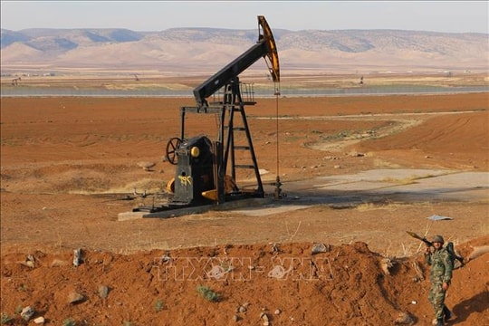 Giá dầu Brent vượt ngưỡng 90 USD/thùng