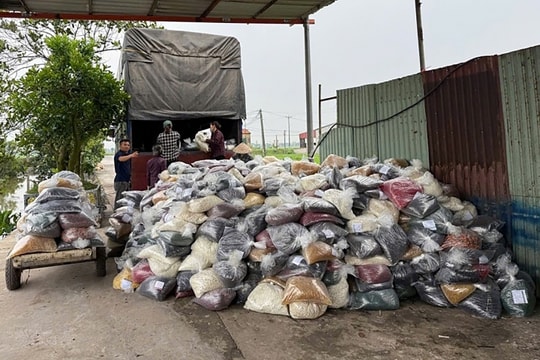 Cán bộ công an báo tin điều tra cho CEO MediUSA, nhận 30 triệu đồng