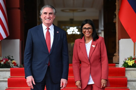 Mỹ khôi phục quan hệ với Venezuela