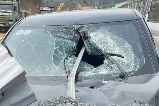 Cục CSGT khuyến cáo tài xế giảm tốc độ trên cao tốc Nội Bài - Lào Cai