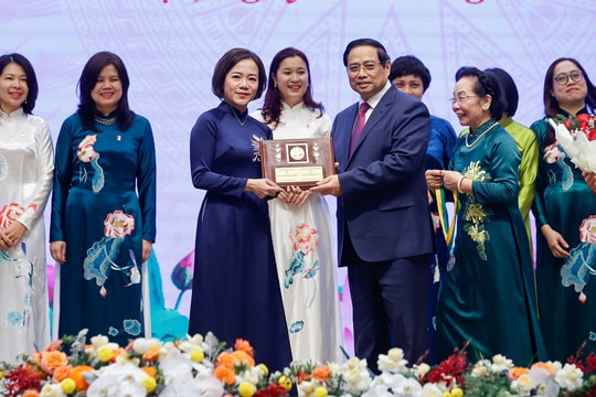 GS Trần Thị Việt Nga nhận giải thưởng Kovalevskaia 2025