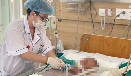 Cấp cứu 3 người bị co giật, hôn mê nghi ngộ độc sau bữa ăn trưa