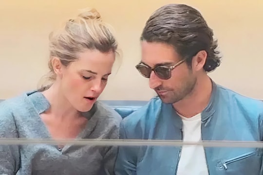 Emma Watson say đắm tỷ phú Mexico