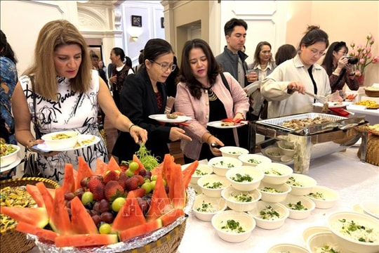 Quảng bá ẩm thực chay Việt Nam tới cộng đồng ngoại giao tại Mỹ